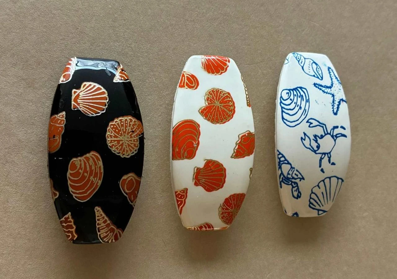 Lote de 3 Presilhas de Cabelo Vintage com Estampa de Conchas e Oceano Marinho